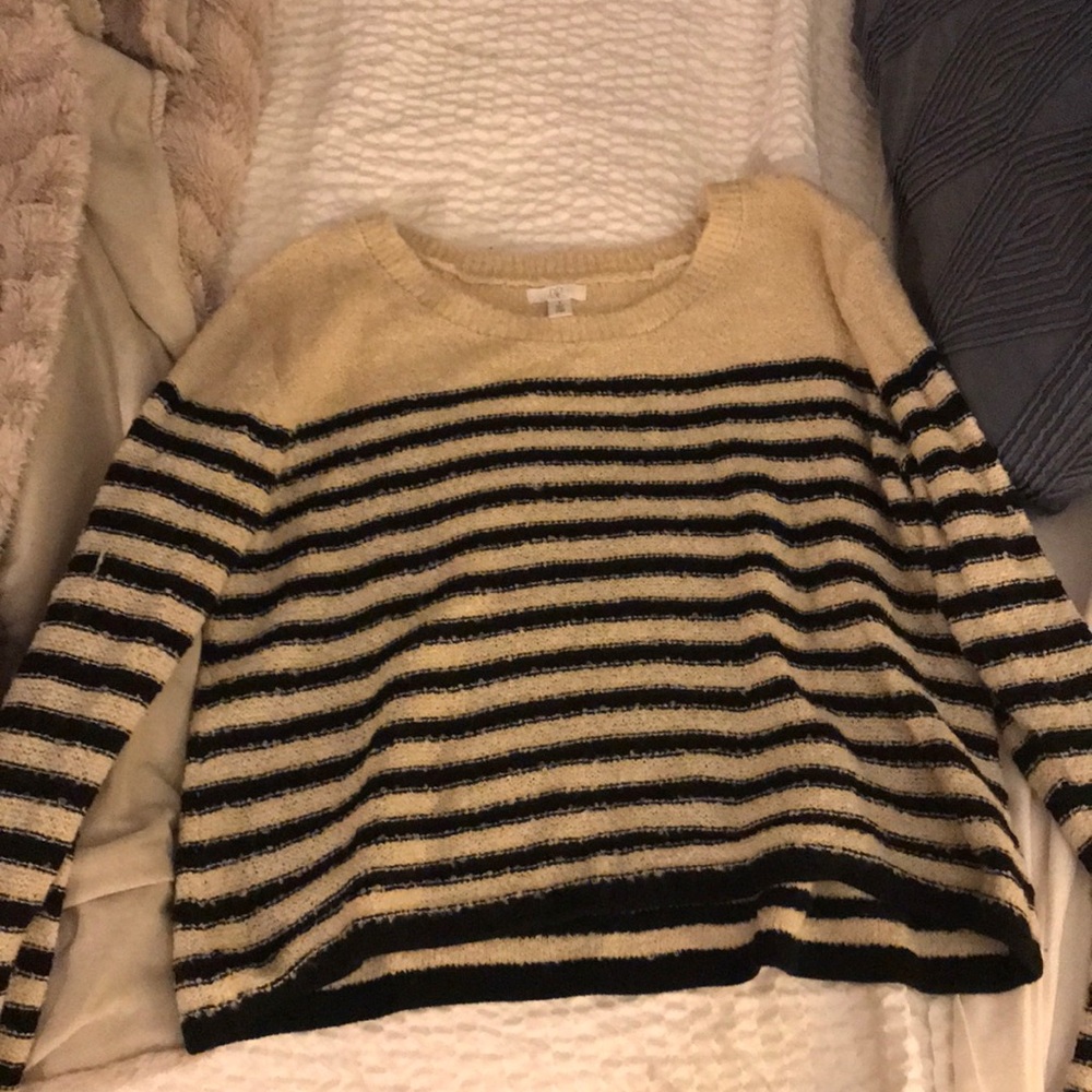 Knit sweater